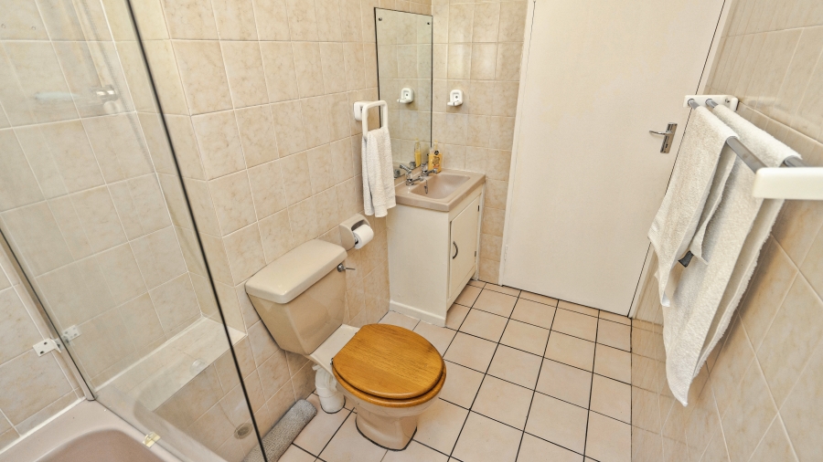 3 Bedroom Property for Sale in Welgelegen 3 Western Cape